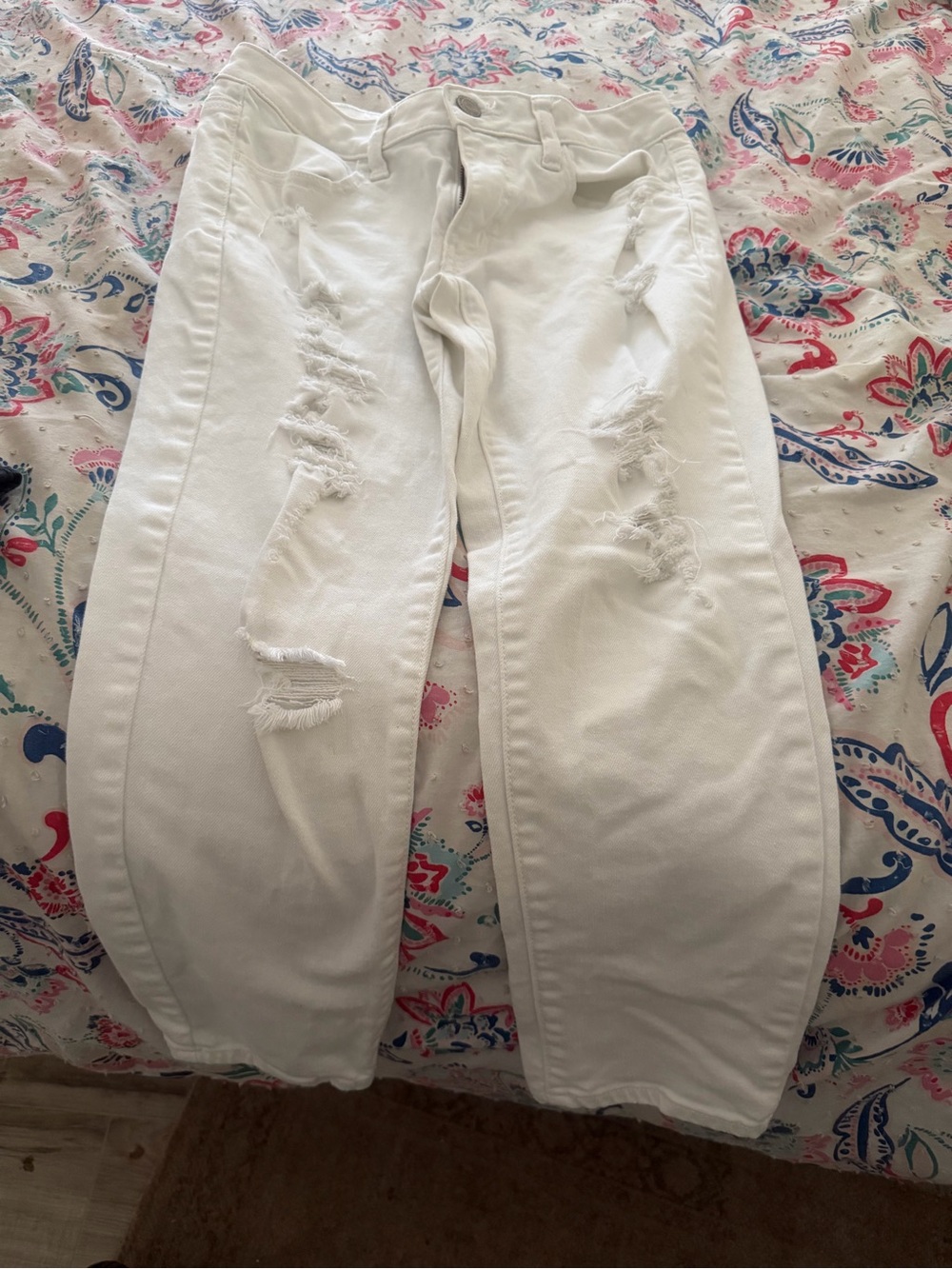 American Eagle Outfitters White Distressed Boyfriend Jeans